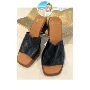 VACATION WEAR Made in 🇪🇸Women's Black Slide Sandals 6